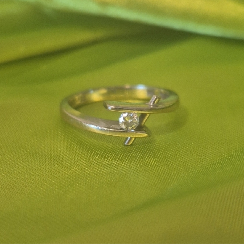 Polar Ice Certified Canadian Diamond Ring 10K